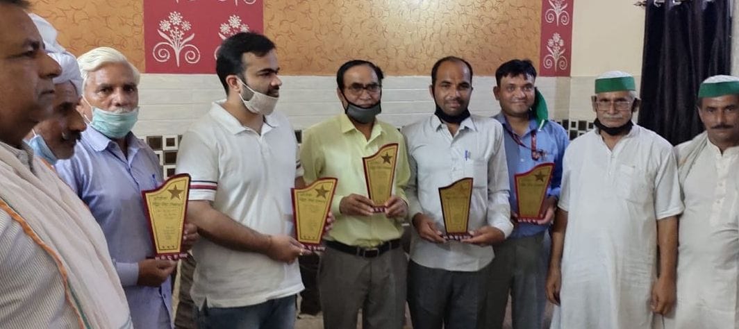 Postal employees honored