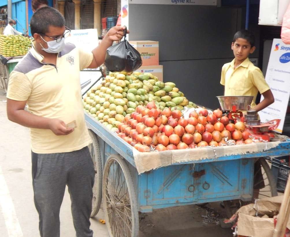 Even after ban, illegal business of poly bags
