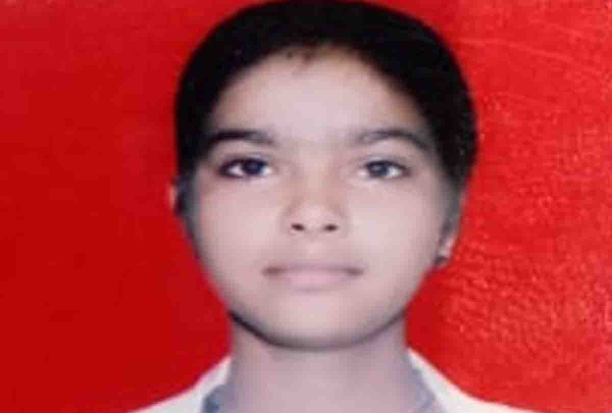 girl and boy hanged in the same village in Farrukhabad