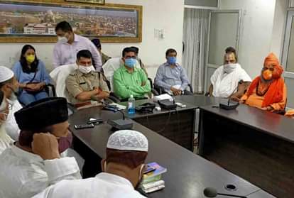 बैठक करते कानपुर डीएम एवं एसएसपी