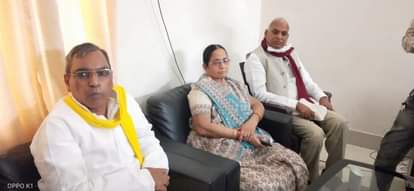 पार्टी के सुप्रीमो।