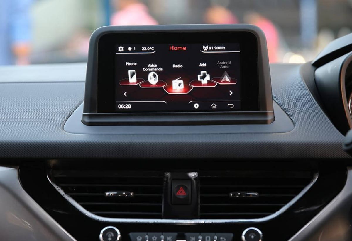 Tata motor launch new nexon varient xm s tata nexon xm s variant launched offers electric sunroof auto headlights tata motors tata nexon new model tata nexon new variant