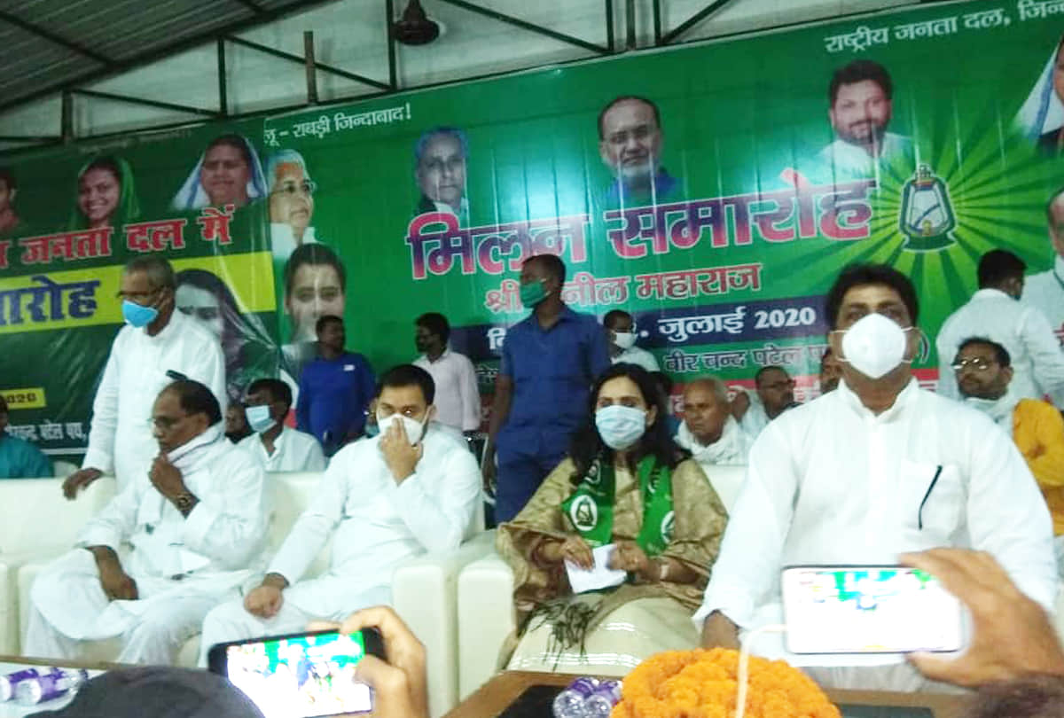 Tejashwi big move Tej Pratap sister in law Karisma associated with RJD