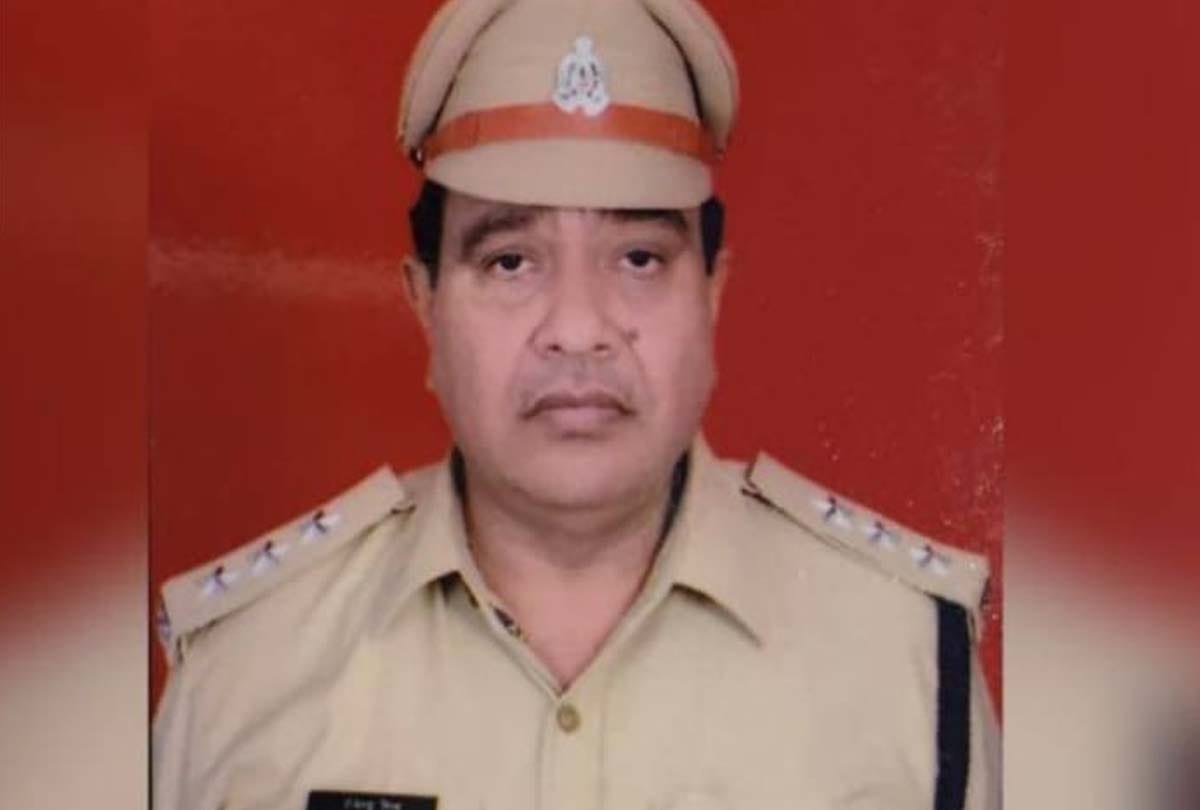 Kanpur encounter IPS officer Amitabh Thakur wrote a letter to DGP Hitesh Chandra Awasthi demanding investigation