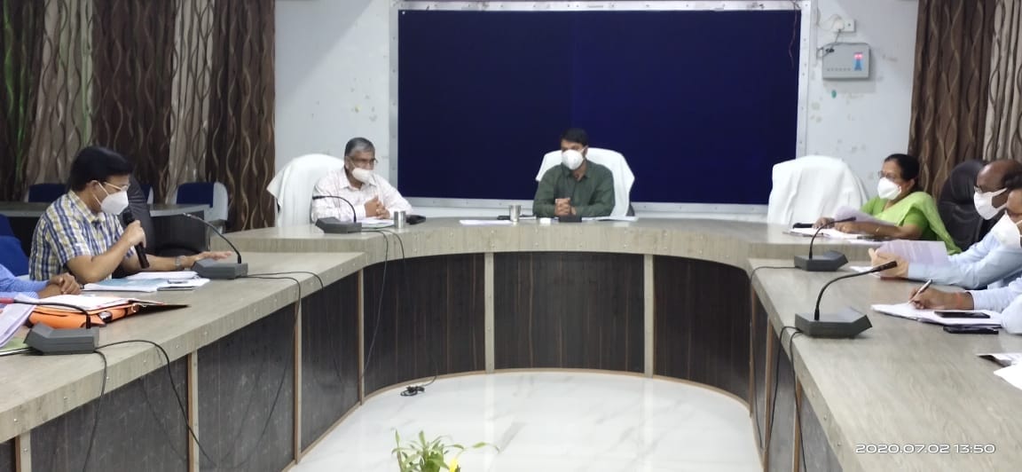 Complete 100% target of plantation: DM