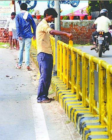 From hospitals to road-dividers shone but CM did not come
