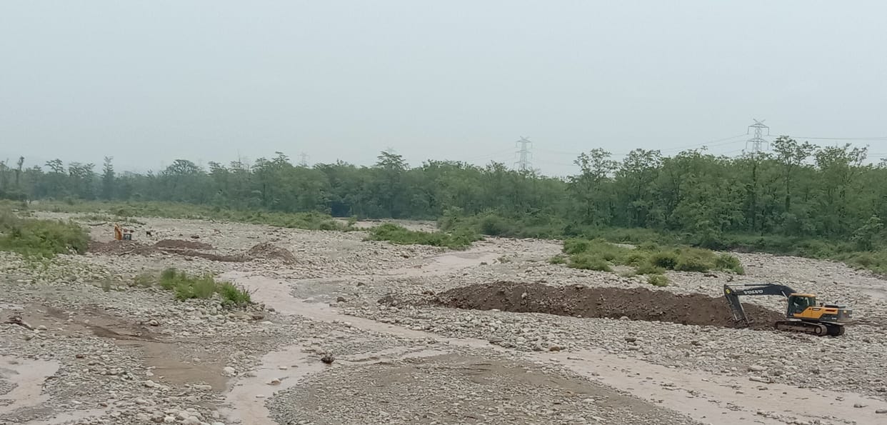 The work of channelizing upstream of Kirora started
