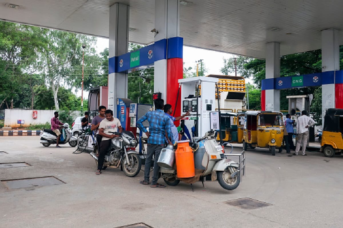 petrol diesel price unchanged for consecutive fourth day on friday