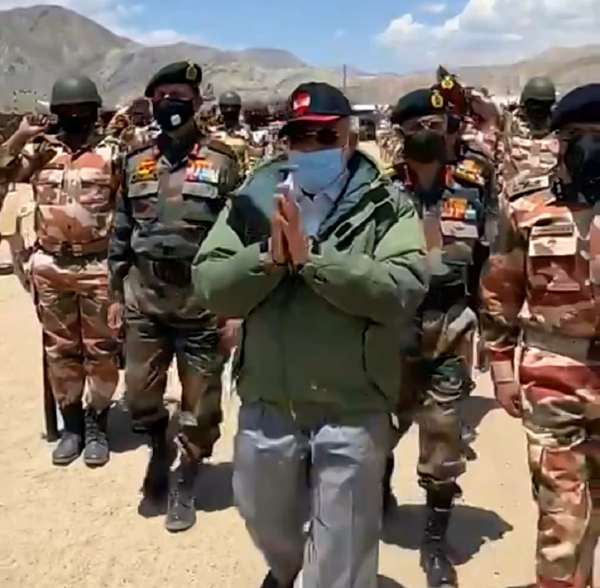 Prime Minister Modi talked 15 minutes to 14 corps commander on Leh visit