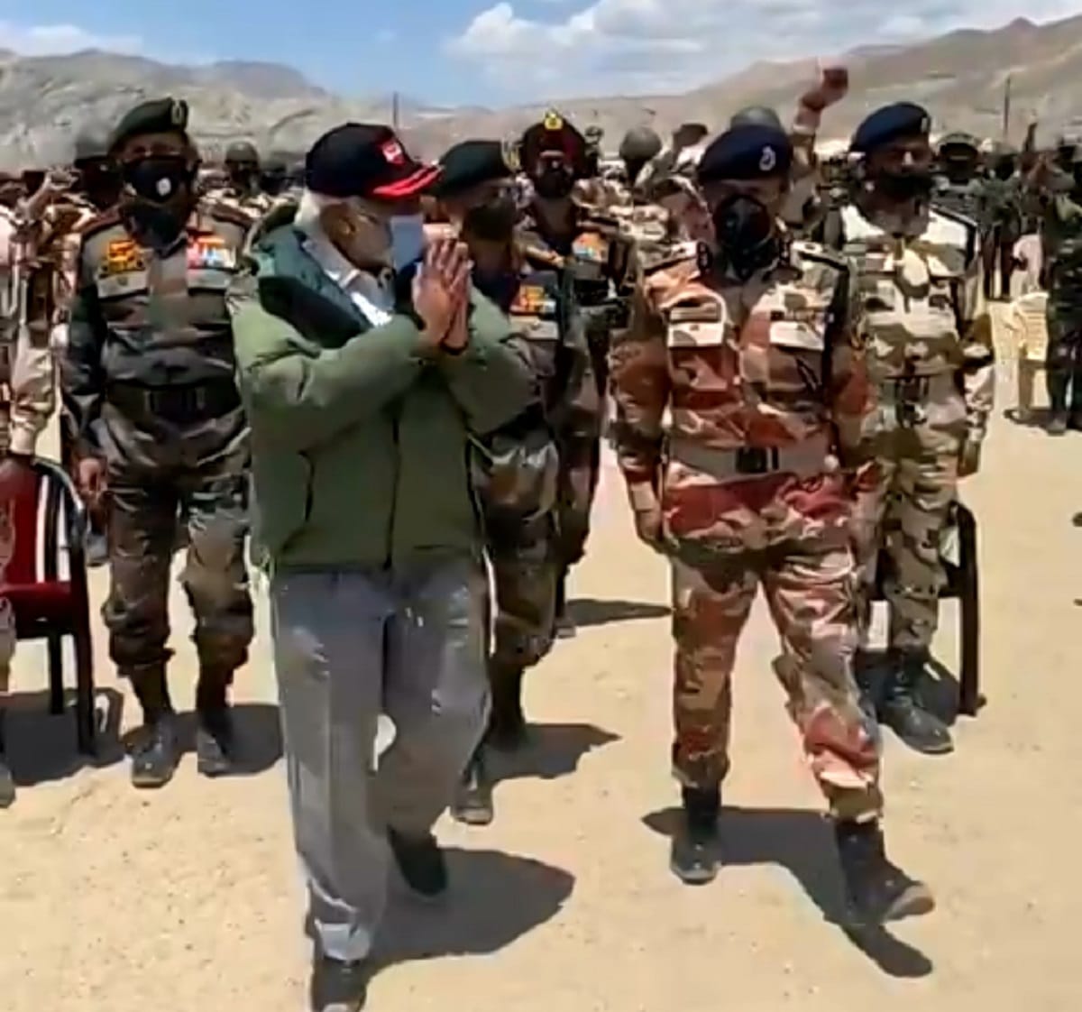 Modi in Leh: On reaching Nimu in Leh, the Prime Minister gave strict message to china