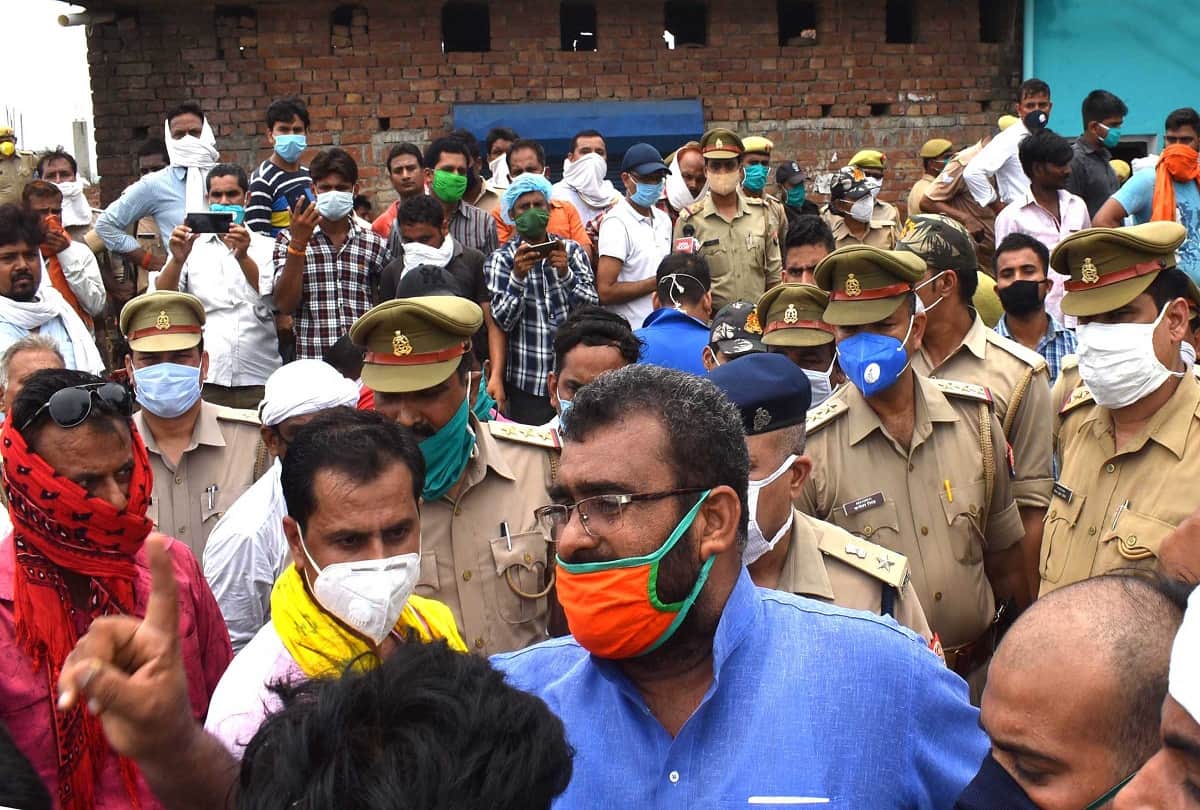 Holagarh massacre: angry villagers shout slogans against police-MLA