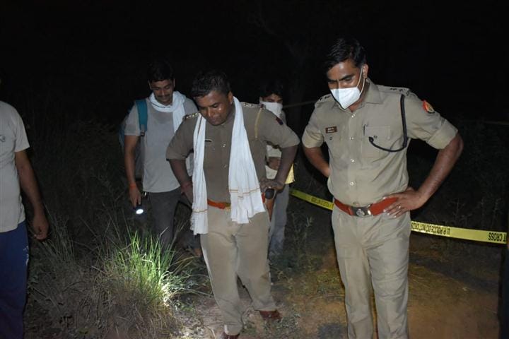 Highway robbers encounter on Yamuna Expressway, a robber injured