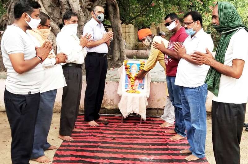 Bundeli Samaj paid tribute to Vivekananda on his death anniversary