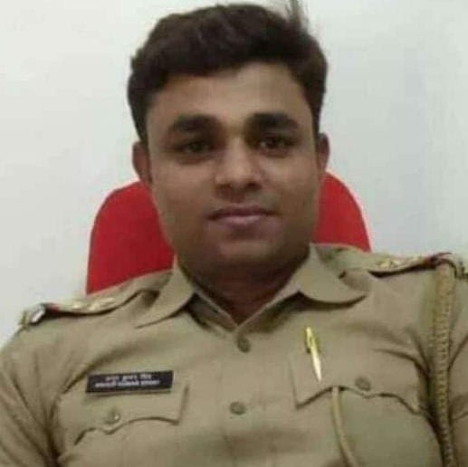Kanpur Encounter: Shaheed Daroga Anoop Singh merged in Panchatattva, SP, CDO gave shoulder to body