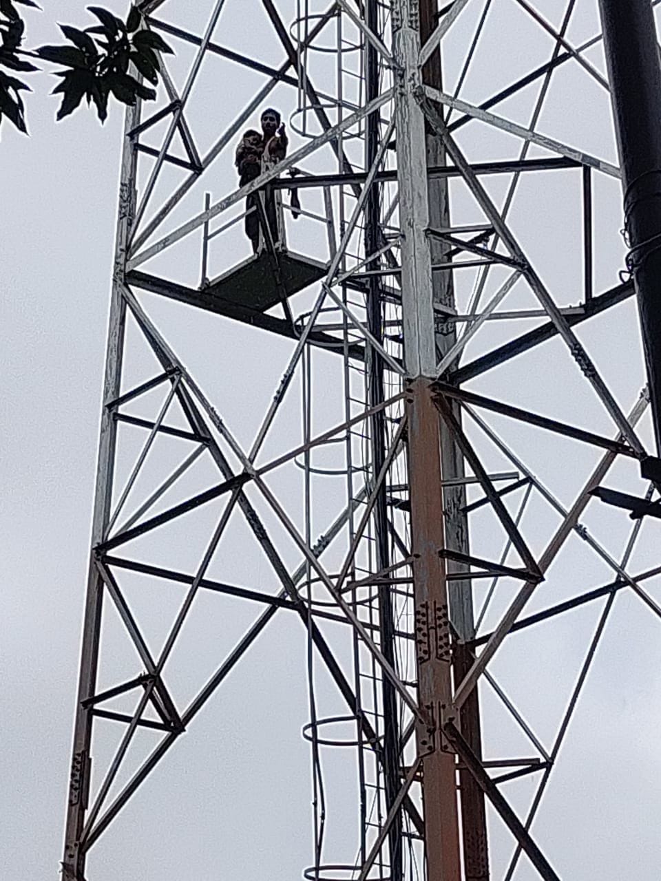 climed on tower with girl child