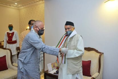 CINTAA Vice President Manoj Joshi Meets Maharashtra Governor To Represent Senior Actors Shooting Issue Including Amitabh Bachchan