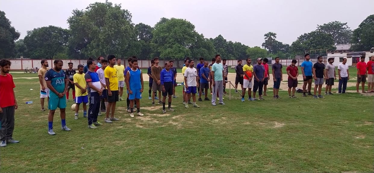 Players pay tribute to martyred police personnel