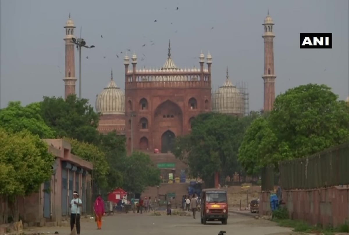 jama masjid reopens in Delhi for prayers alongwith some precautionary new rules