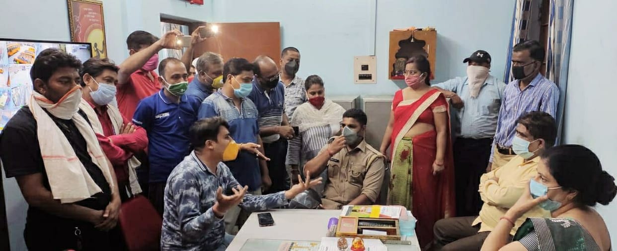 Aligarh: uproar over fees, Principal written complaint