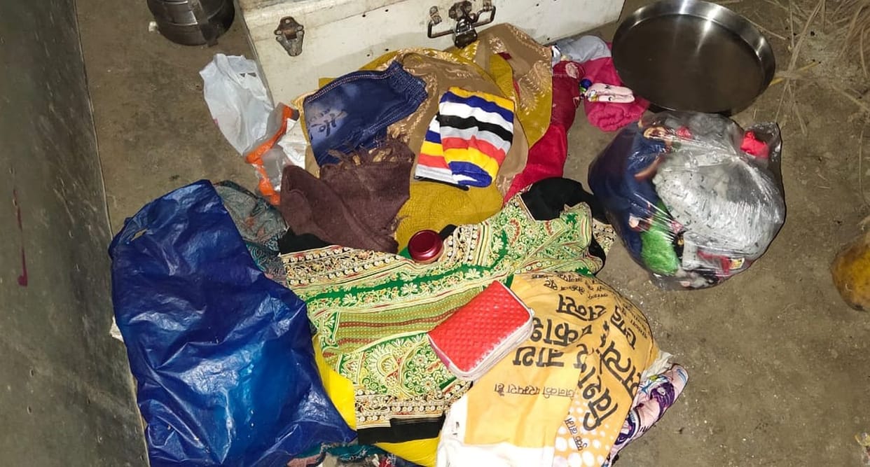 Family sleeping outside, thieves cash, jewelry crossed