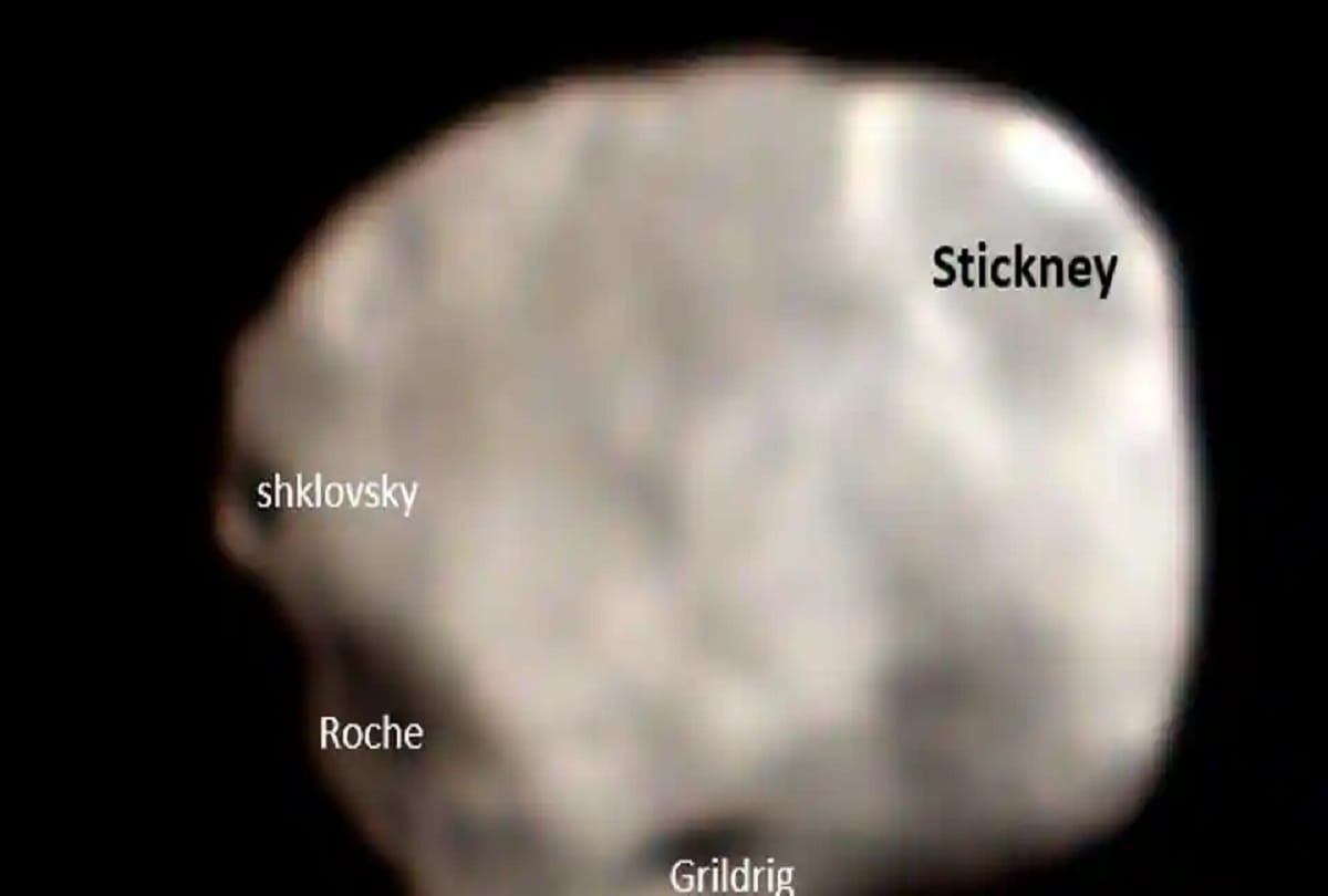 Isro mom camera captures image of the Mars biggest moon phobos