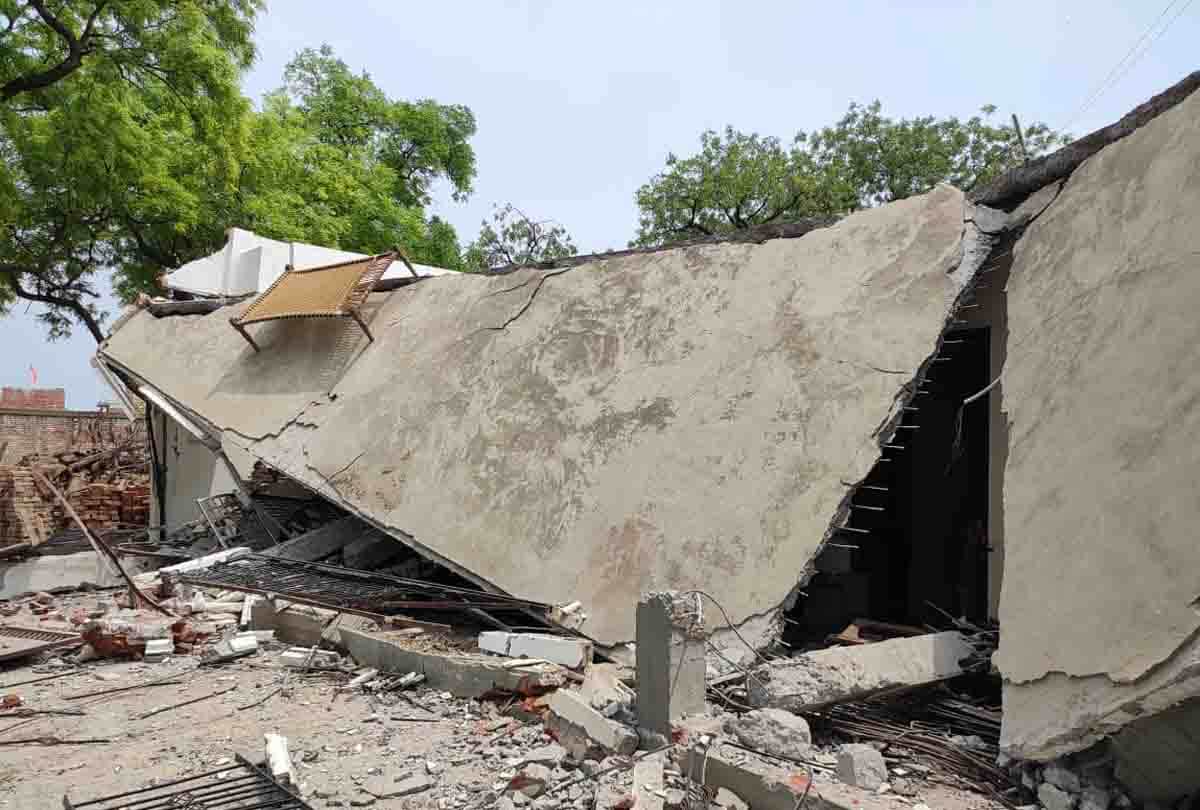 Kanpur encounter: House of gangster Vikas Dubey demolished by district administration