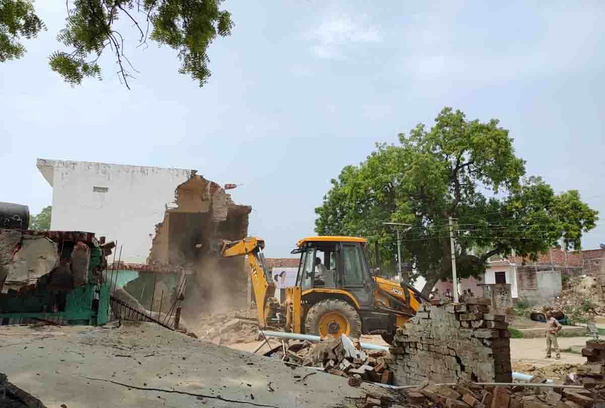 Kanpur encounter: House of gangster Vikas Dubey demolished by district administration