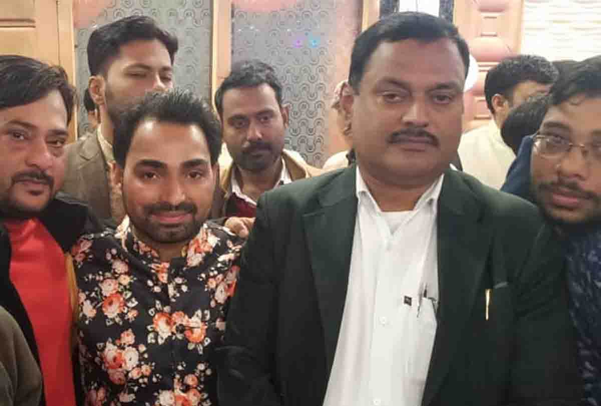 In the BJP government, Vikas had killed state minister six bullets inside the police station