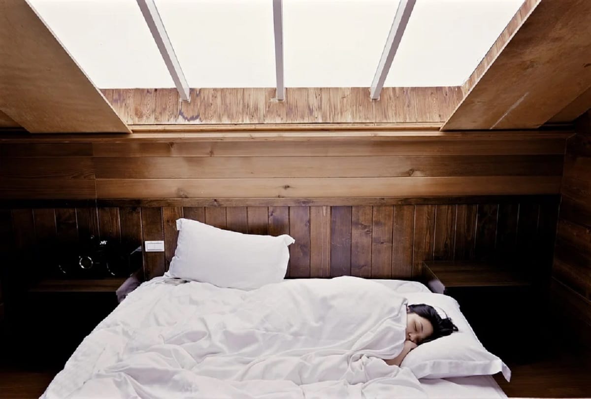 Pillow Related Disease These Diseases Can Cause due to Pillow including Pimples and Fever