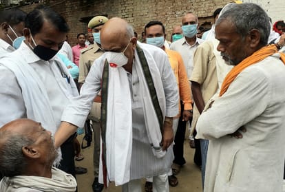 Kanpur Encounter: Last rites of martyr Daroga Nebbulal, DM, ADG handed over the dead body in hot weather