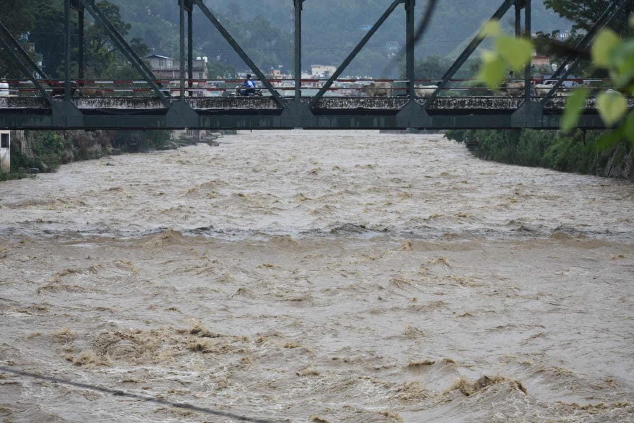 Uttarakhand Weather Update : due to heavy rain river over flow, house damaged