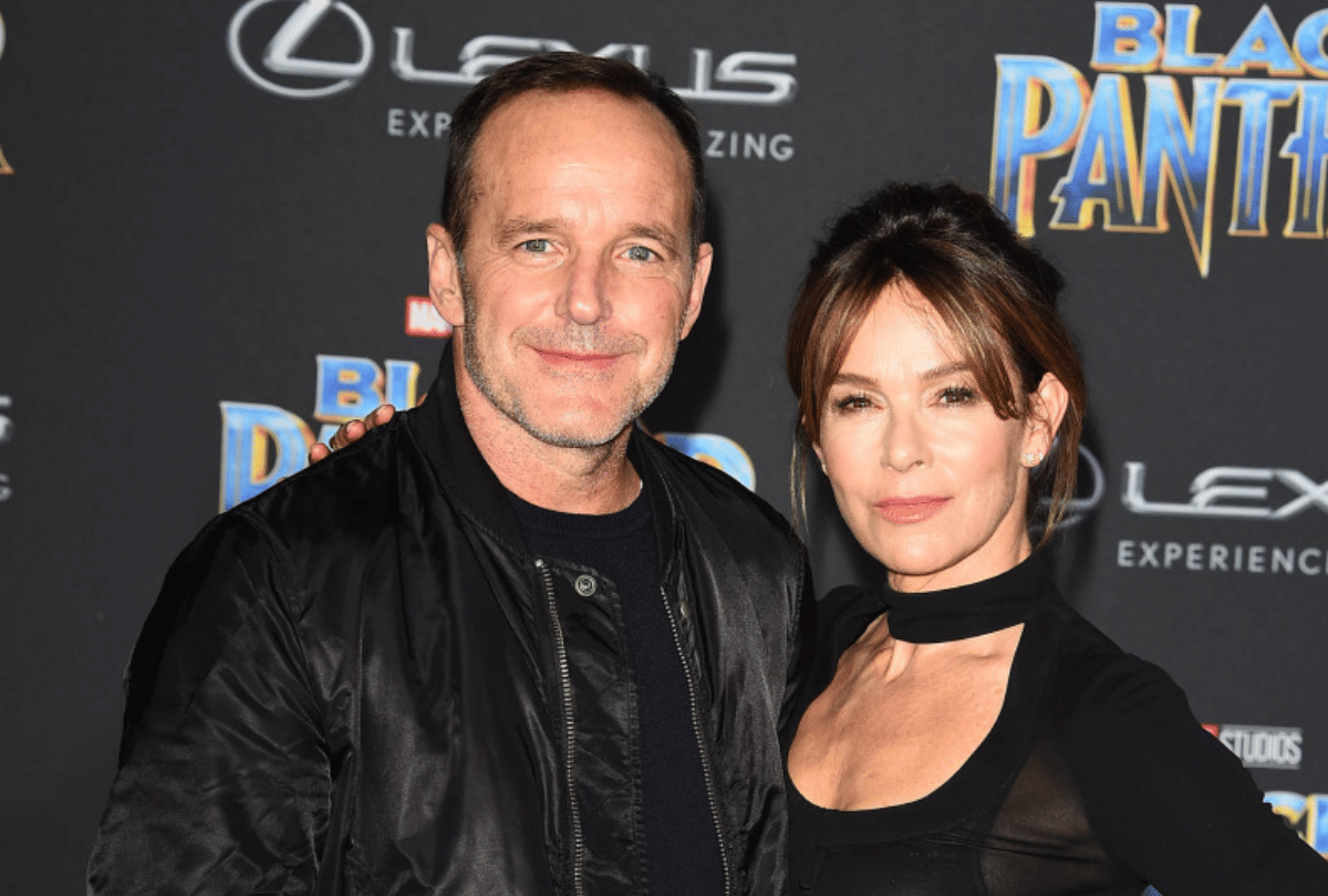 Jennifer Grey and Clarke Gregg have decided to end their marriage