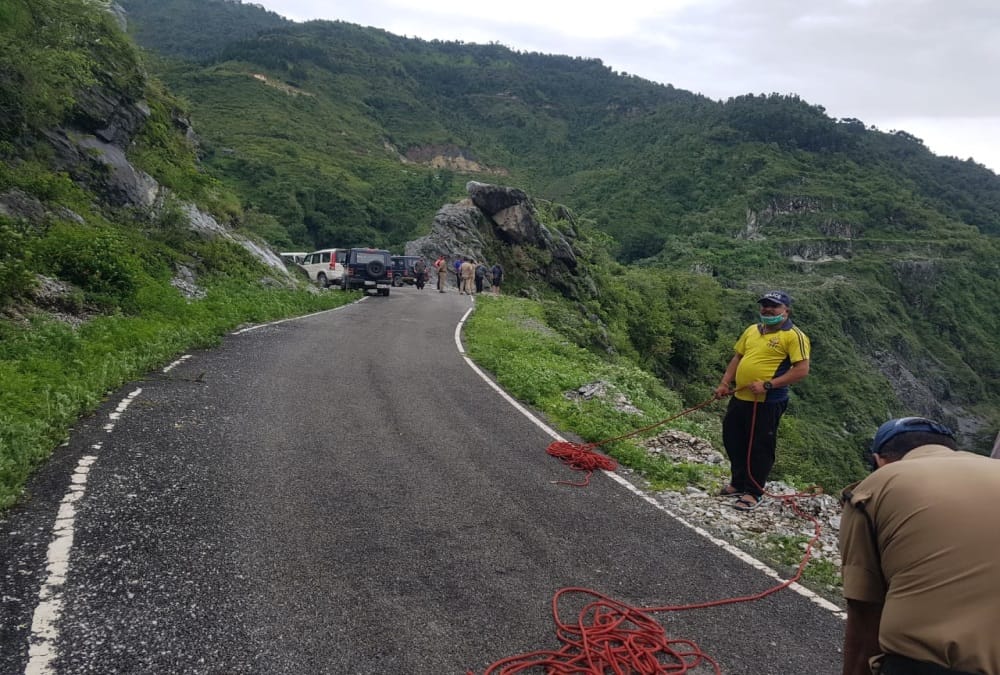 Car Fell into ditch on Dehradun Mussoorie Road near kimadi, Two killed