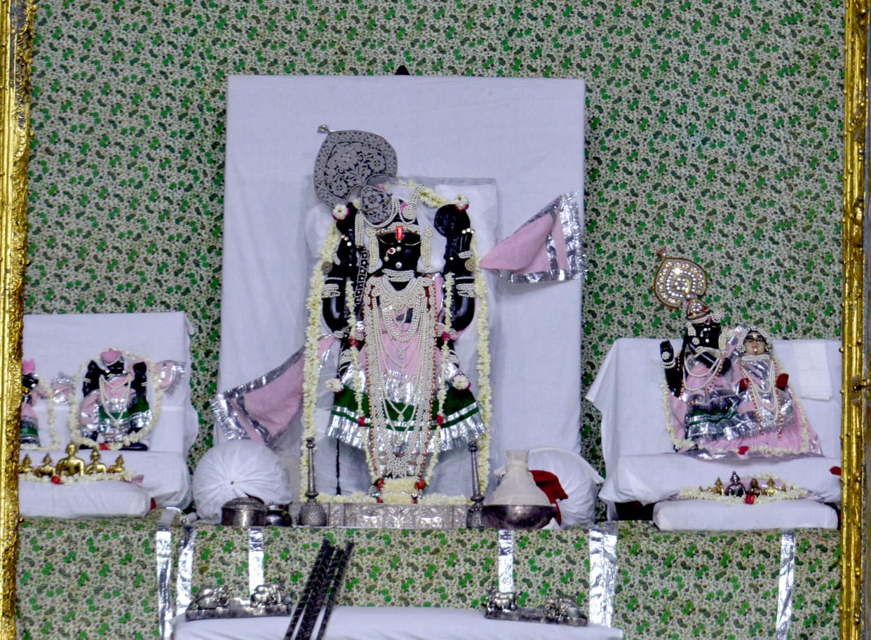 dwarikadish, temple, religion, golden seat, mathura