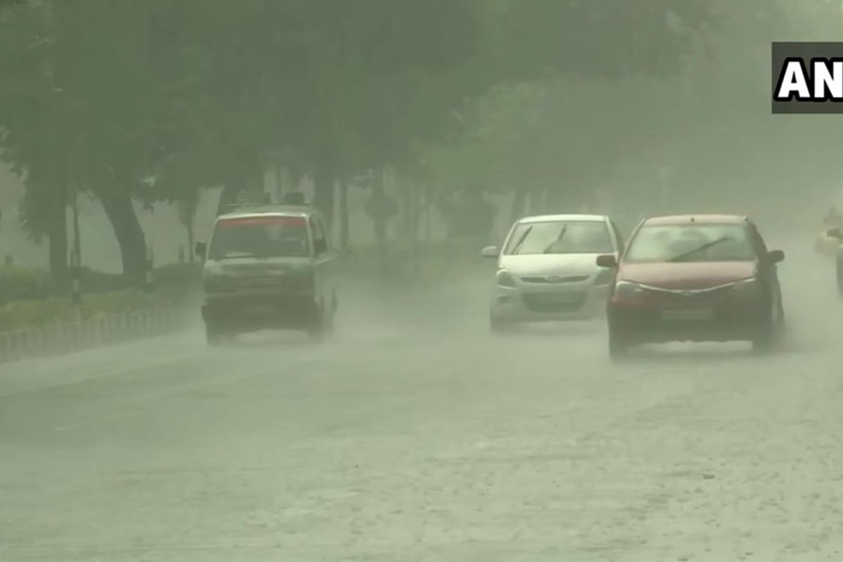weather forecast today news in hindi, heavy rainfall water logging sky lightning delhi ncr bihar mumbai up