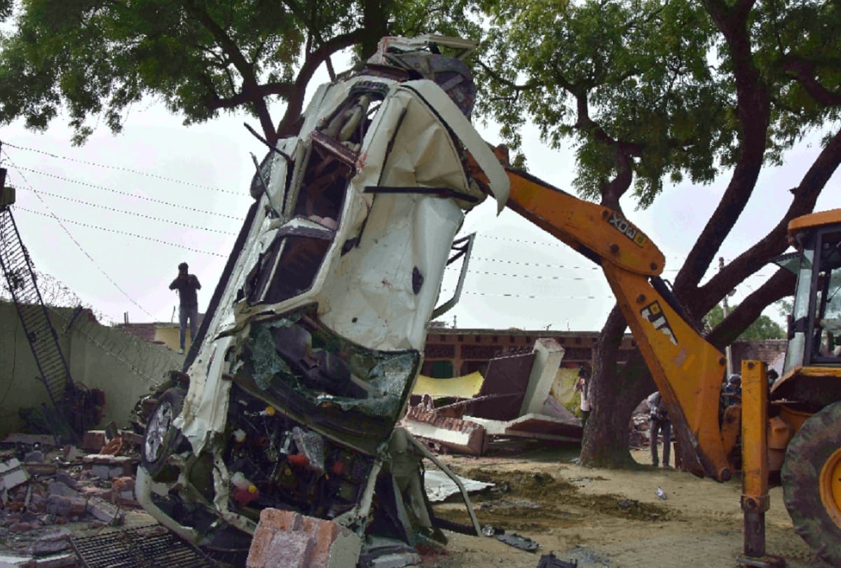questions on recovery of weapons after Kanpur encounter vikas dubey encounter