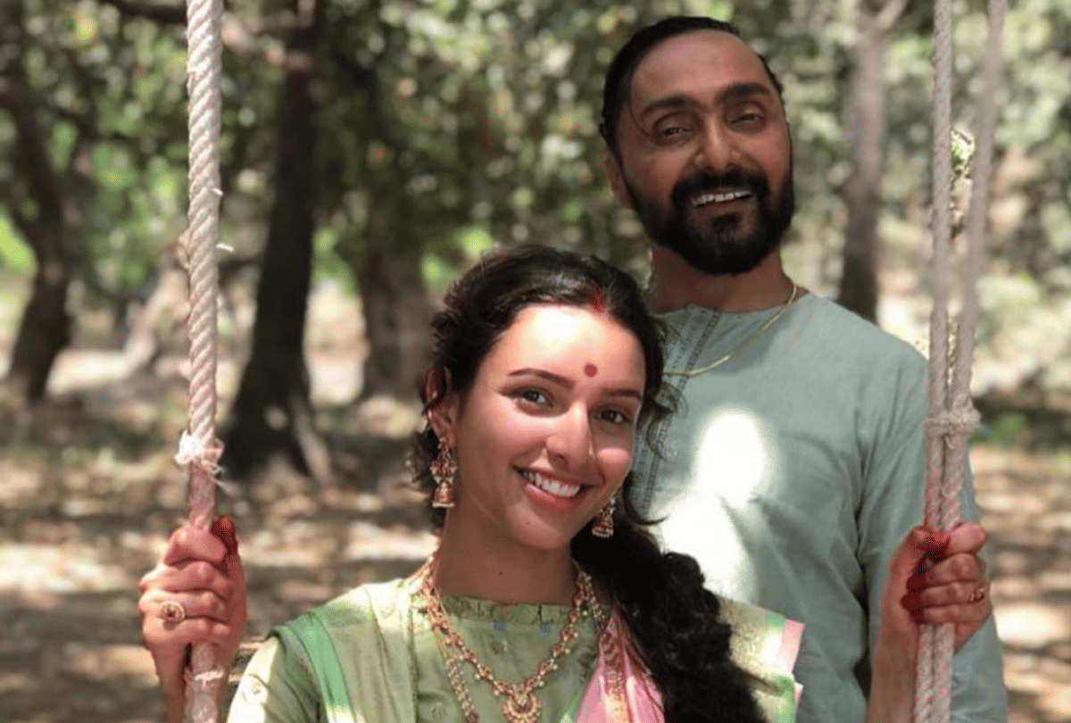 Grandson of army general Actor Rahul bose speaks to Pankaj Shukla on acts of people Liberation Army