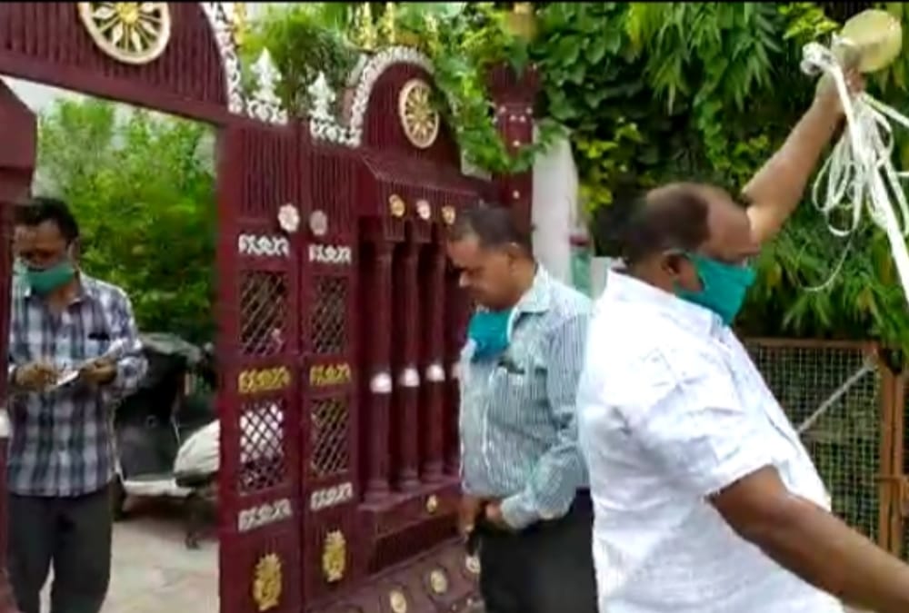 Police is going to demolish Vikas Dubey's Lucknow House.