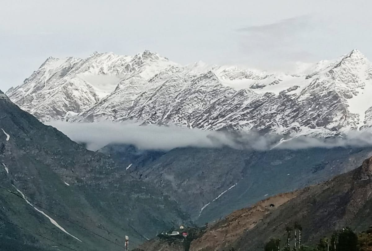 Himachal News: Snowfall in Lahaul Spiti and Heavy rain in plain areas of himachal pradesh