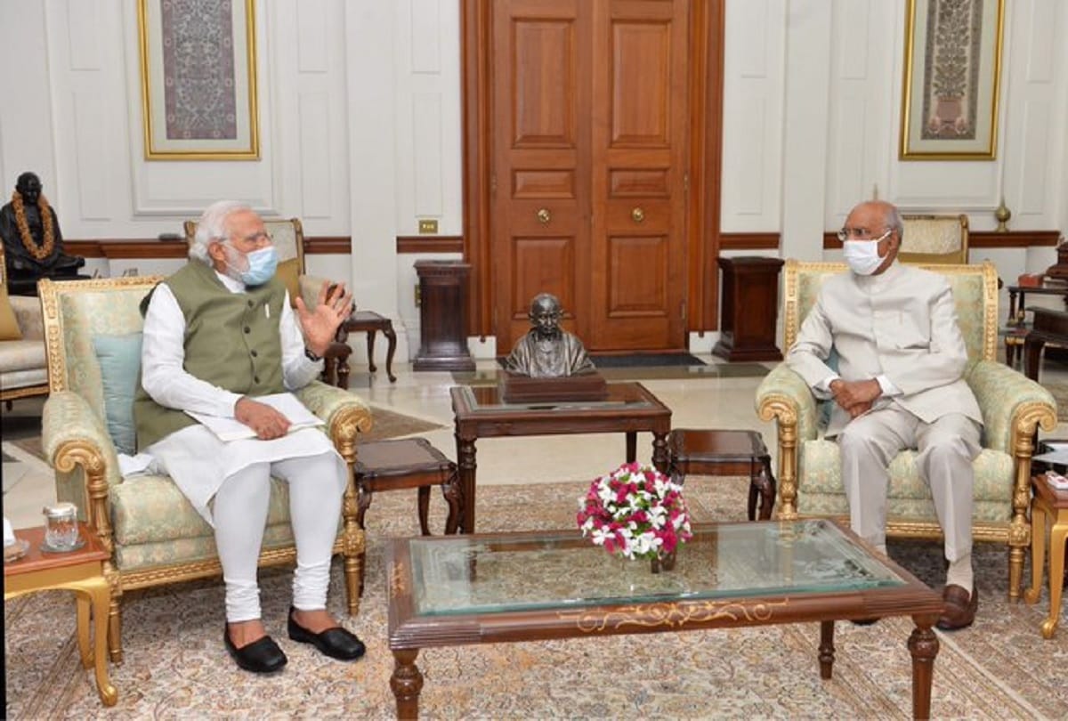 Prime Minister Narendra Modi meets President Ram Nath Kovind at Rashtrapati Bhavan