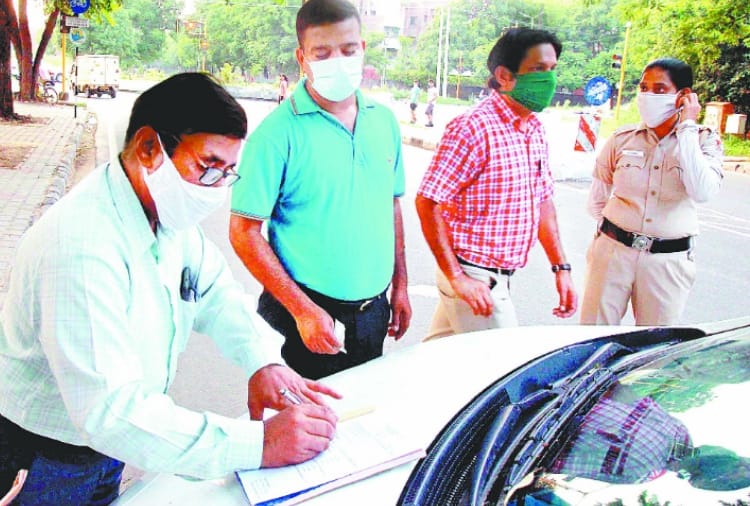 If not wearing a mask, now administration officials will also cut the challan