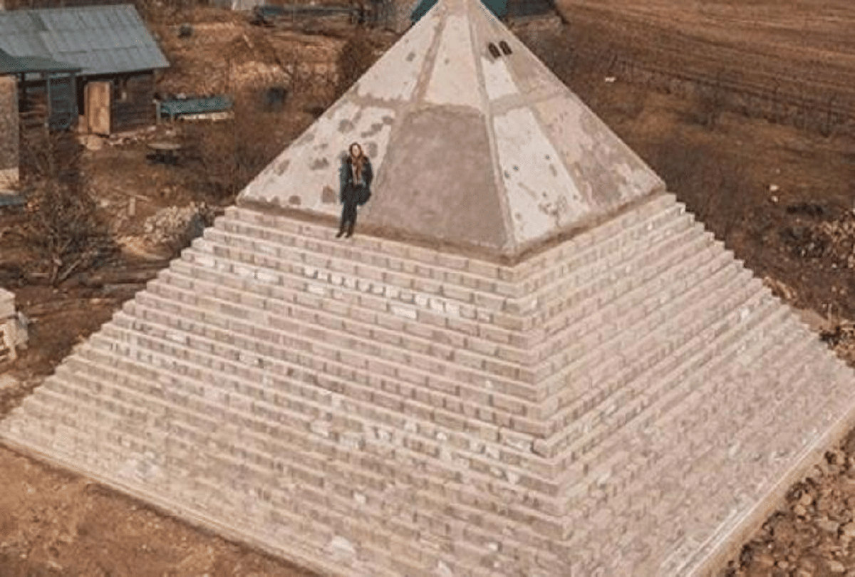 russian couple built pyramid claimed to protect from the coronavirus