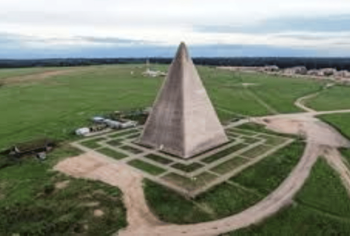 russian couple built pyramid claimed to protect from the coronavirus