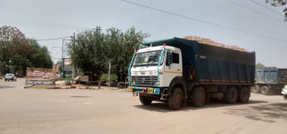 case registered in putting white number plate on commercial vehicle in charkhi dadri
