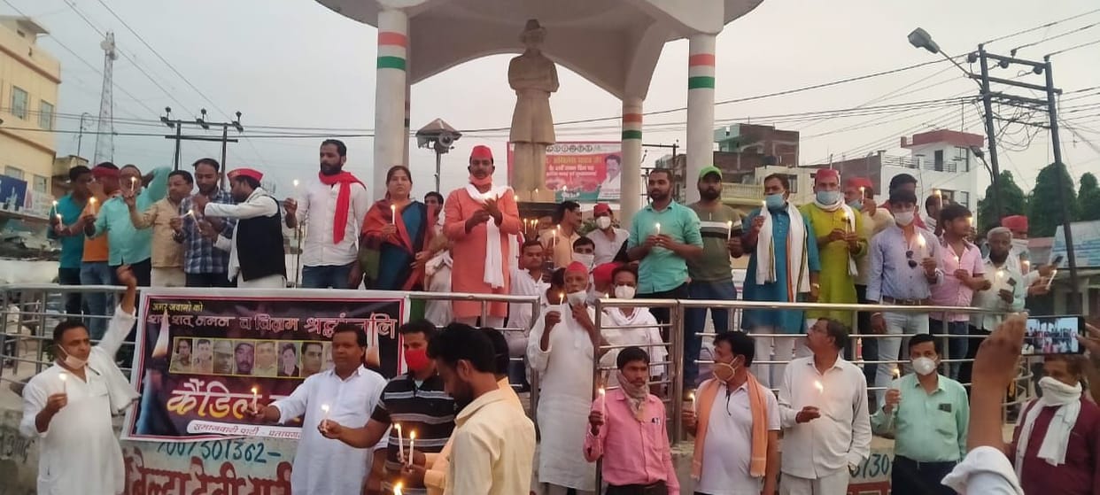 Tributes paid to martyred policemen in Kanpur by burning candles