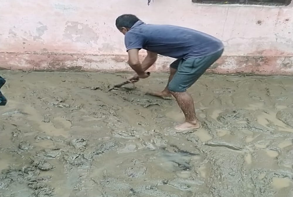 Monsoon 2020 Rainfall in Uttarakhand: Flood comes into rOADS AND HOUSE, Three women Frown into Kosi river