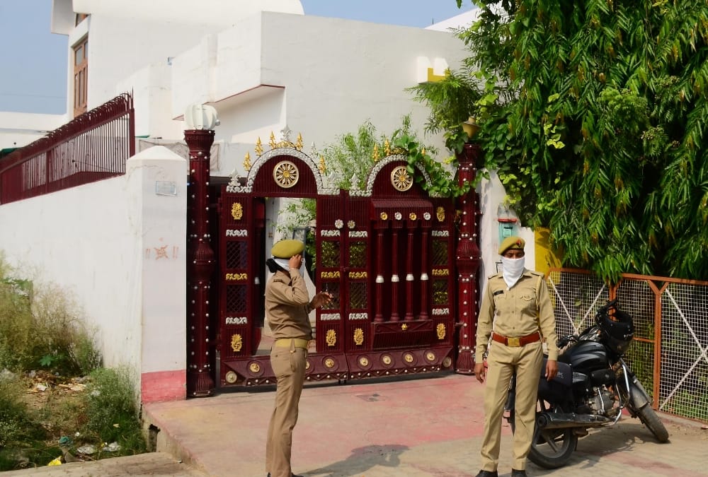 Police is going to demolish Vikas Dubey's Lucknow House.