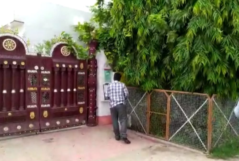 Police is going to demolish Vikas Dubey's Lucknow House.