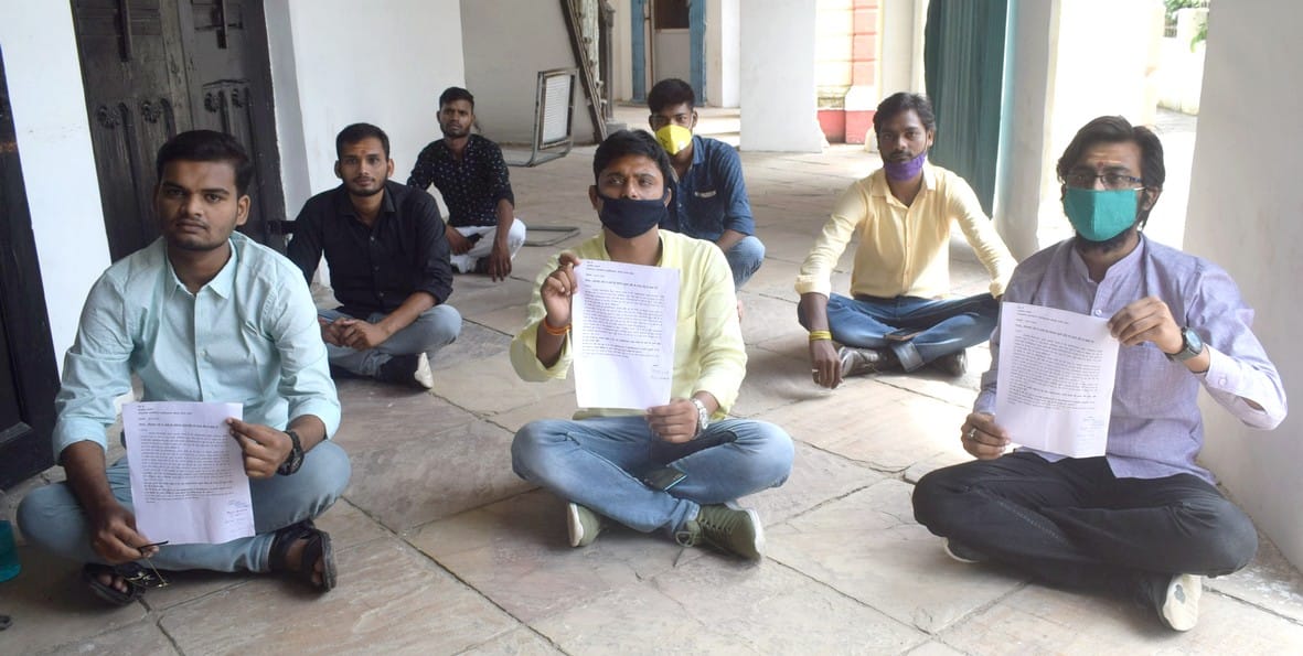 Students demonstrated on fee hike in TD College