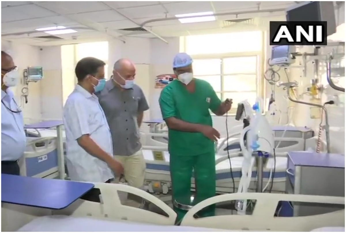 Kejriwal and Sisodia visit Rajiv Gandhi Super Specialty Hospital, ITBP deployed 30 doctors in covid Care Centers